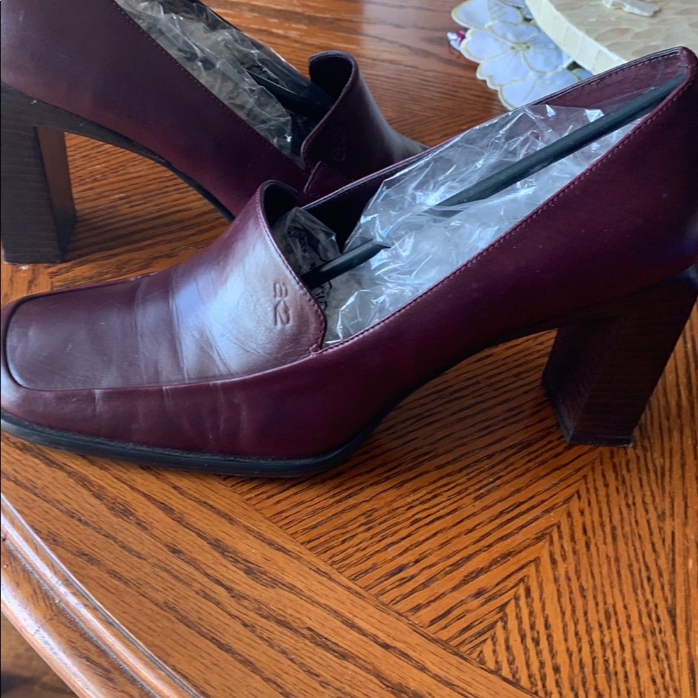 Anne Kline Burgundy Block Heel Loafers